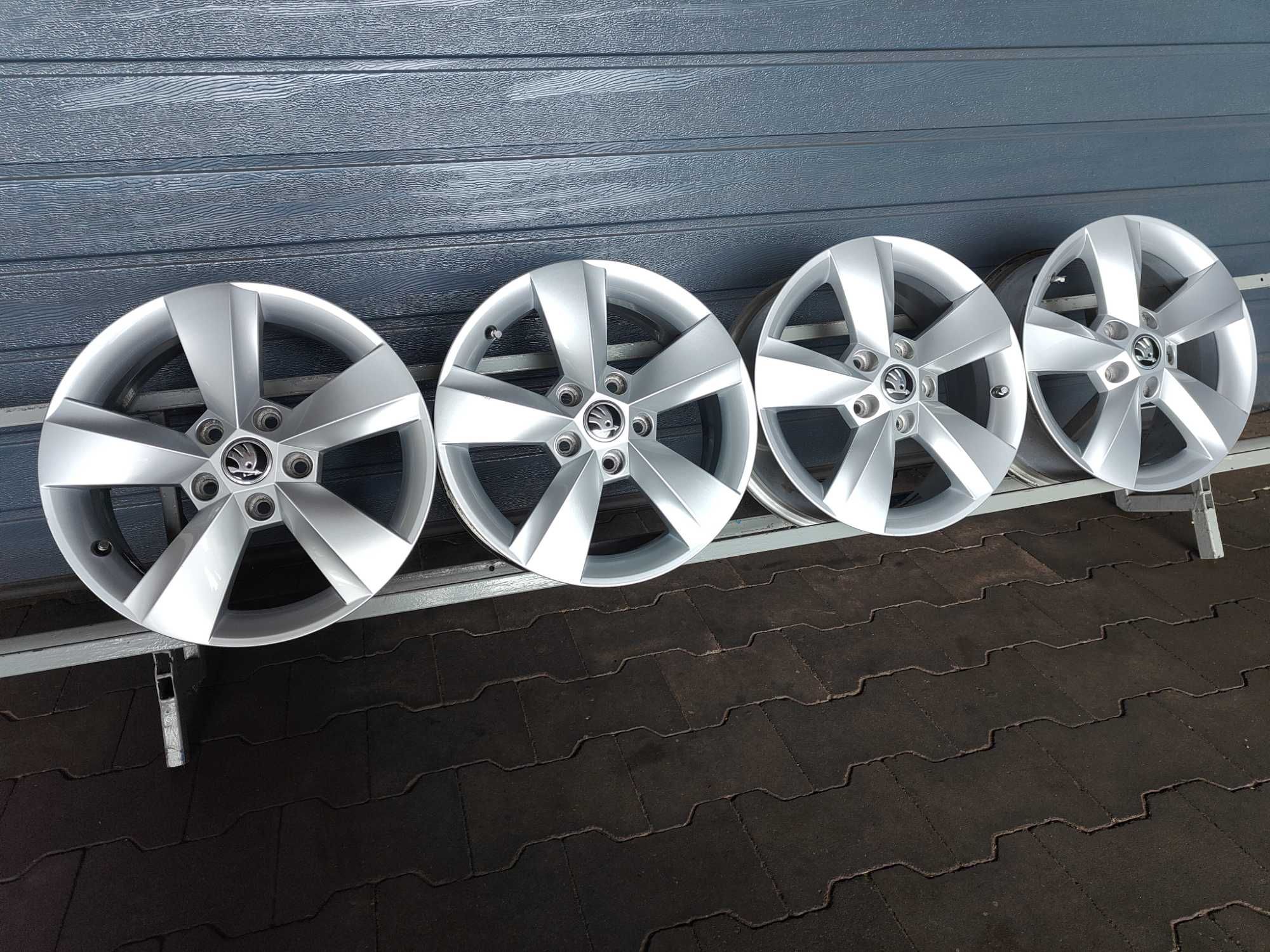 Oryginalne Felgi aluminiowe Skoda 6x16'' 5x112 ET43