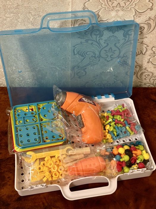 Мозаїка на шурупах Динозаври з шуруповертом