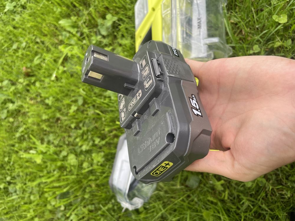 Пилосос професійний миючий Ryobi RDC18-0