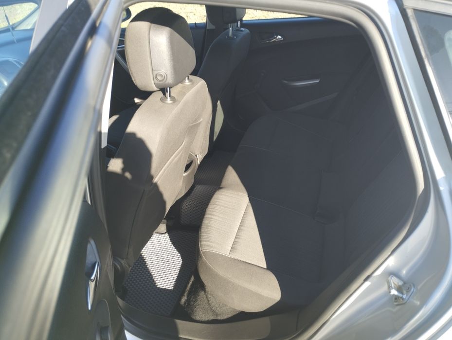 Опель Astra j продам