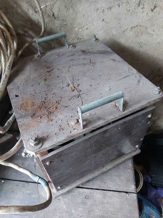 Сварочный аппарат  (большой- тяжелый(трансформатор тороидальный))