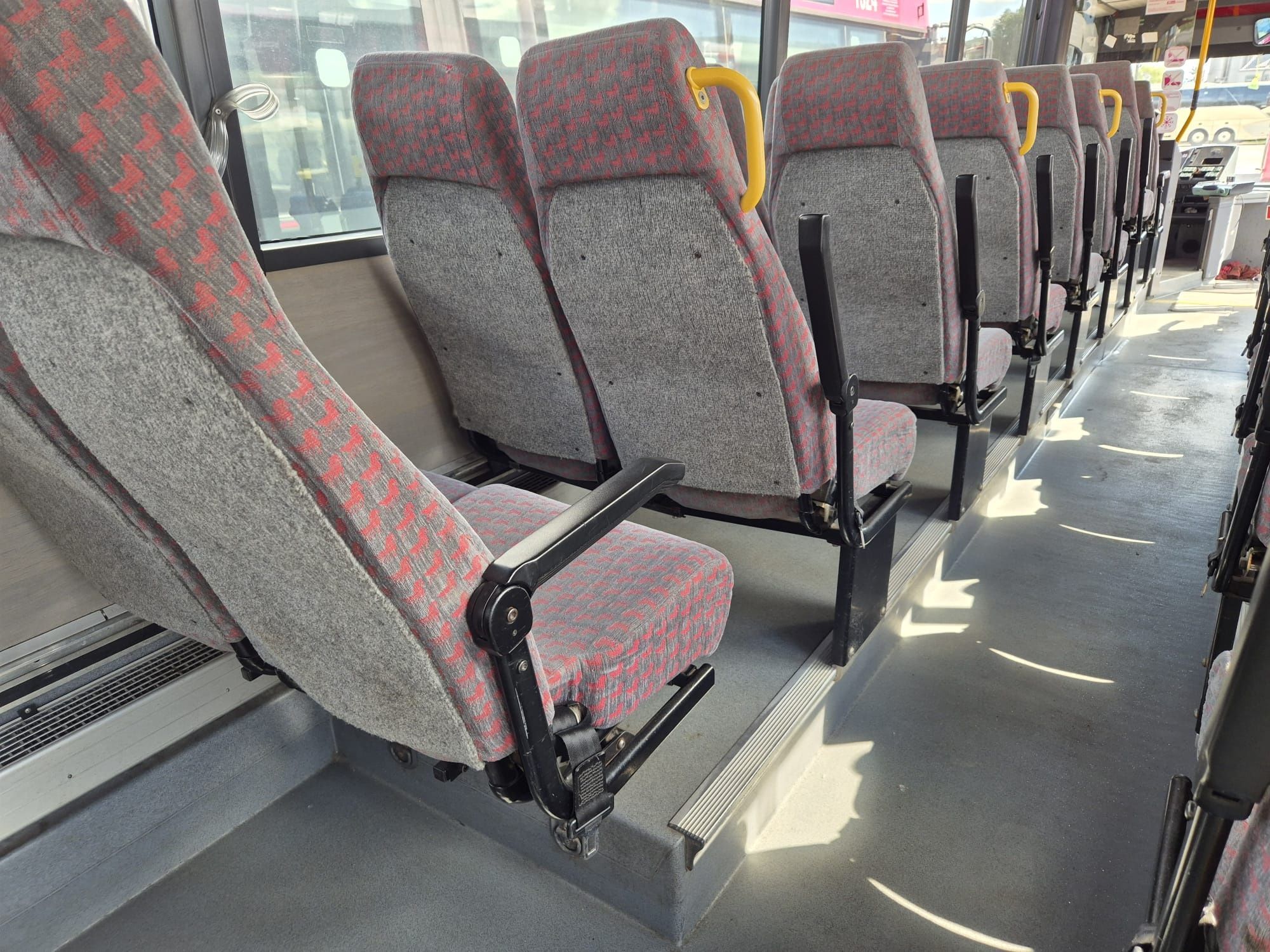 Siedzenia do autobusu za darmo same siedziska i oparcia kilka stelaży