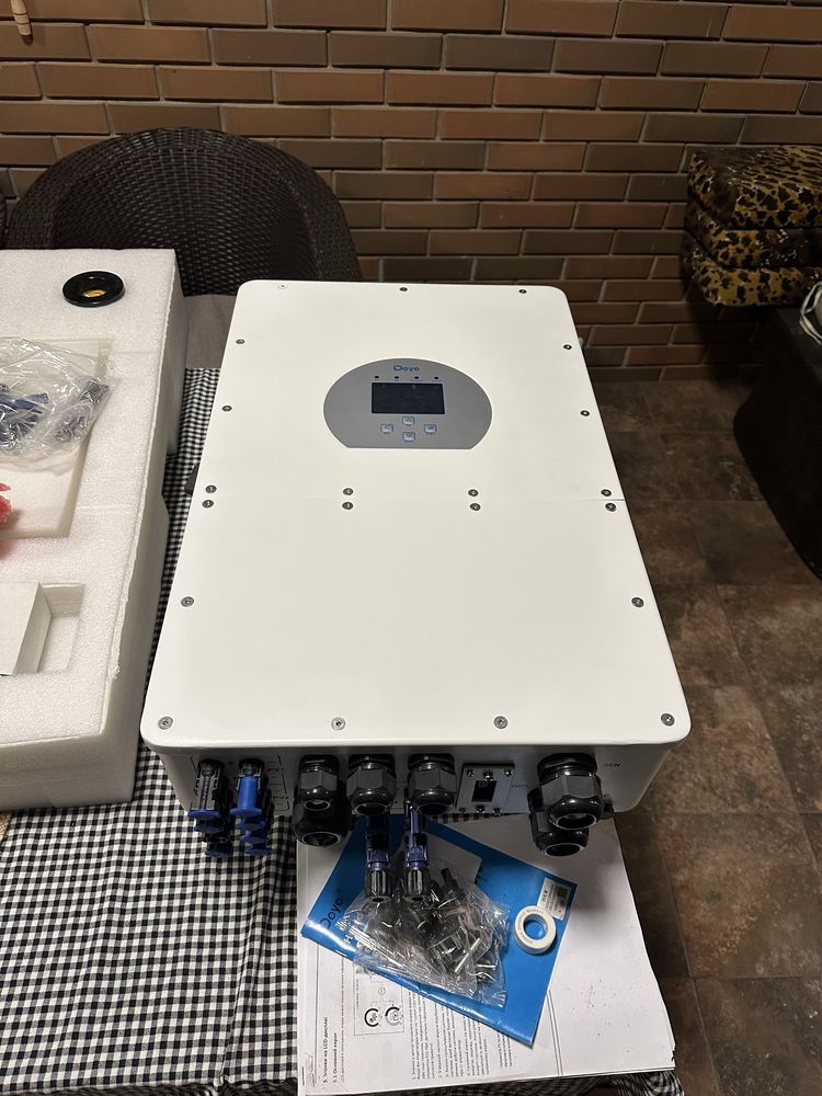 Гібридний інвертор DEYE8kwt 3 фази