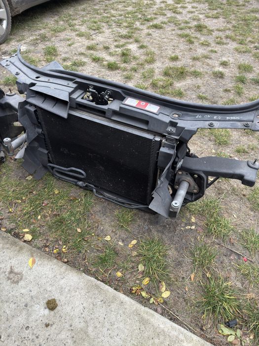 Установча панель, касета радіаторів, телевізор Ауді а6 с5 2.4