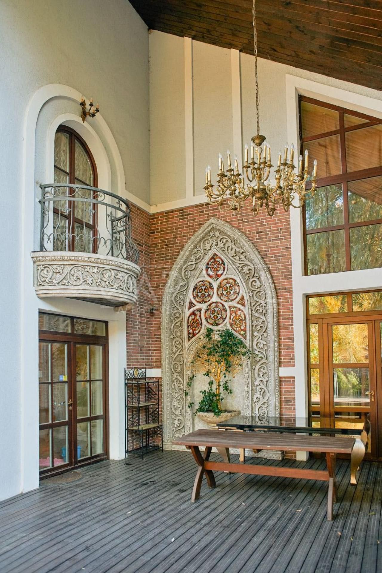 Розкішний 3-поверховий будинок,800м2,16 соток,Новообухівська траса