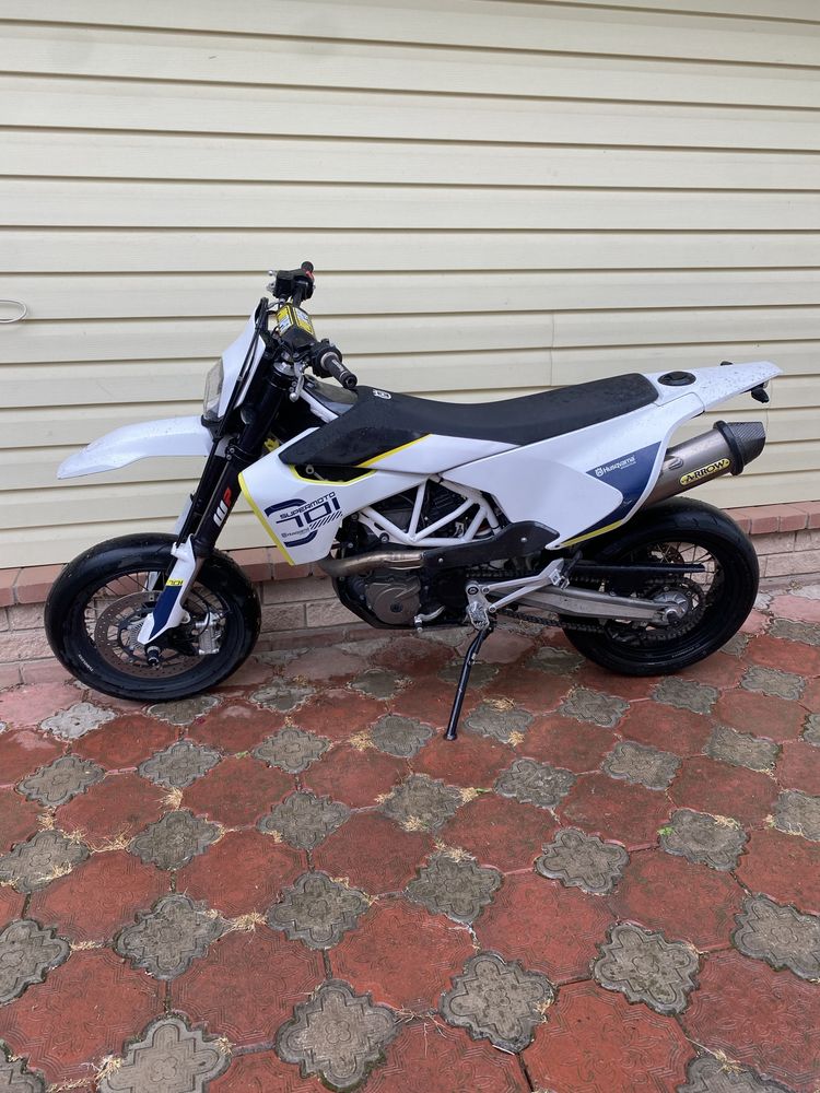 Supermoto Husqvarna 701