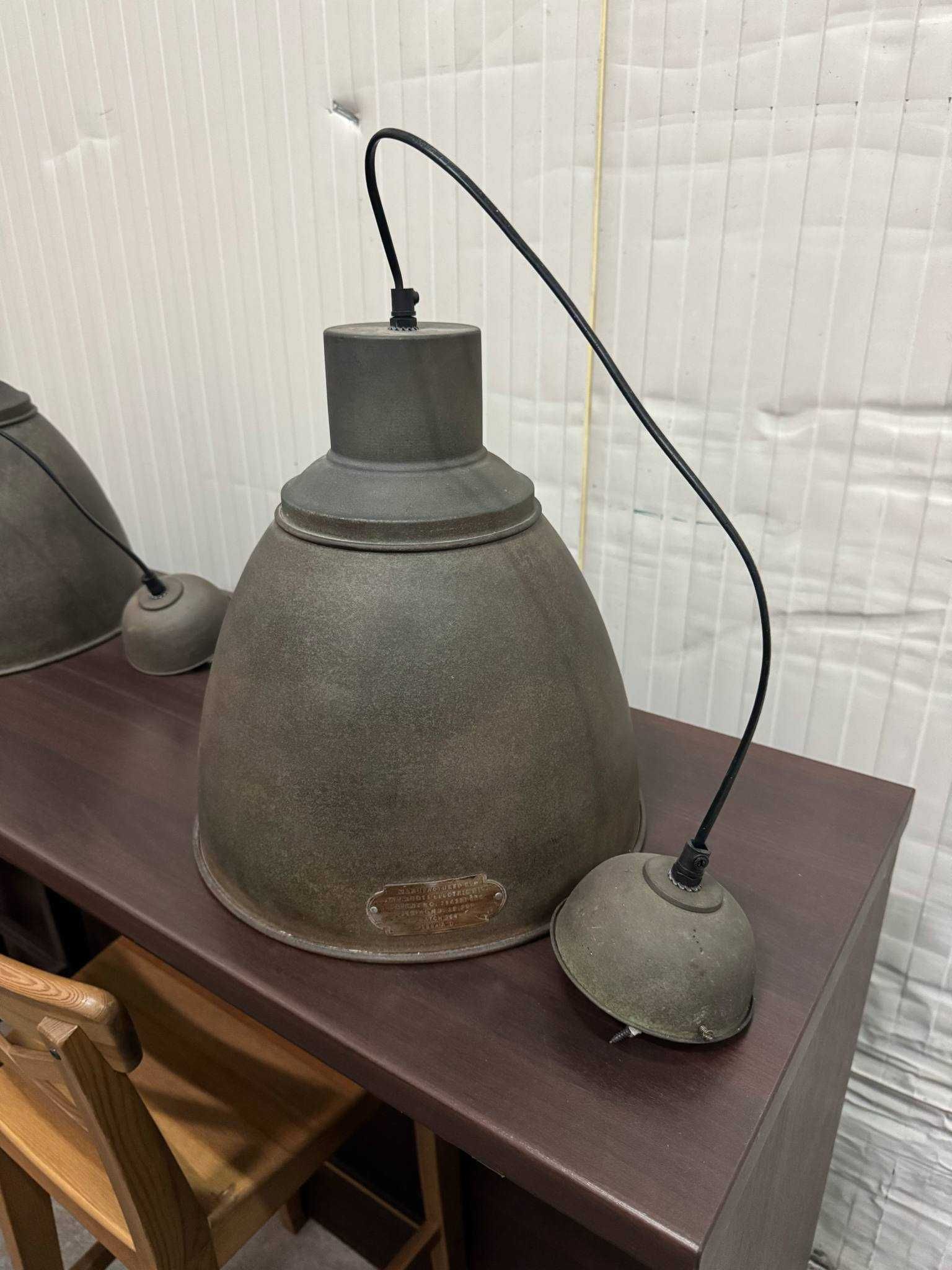 barek z 3 lampami