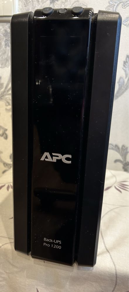 ДБЖ APC Back-UPS Pro 1200VA CIS (BR1200G-RS).
