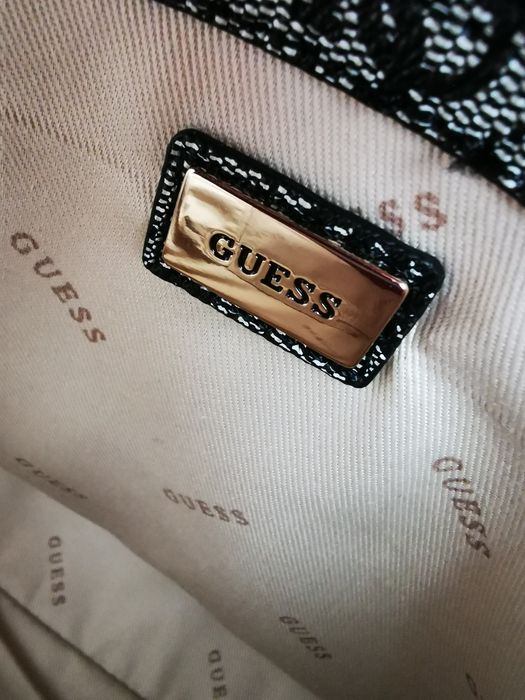 Сумка Guess в новому стані