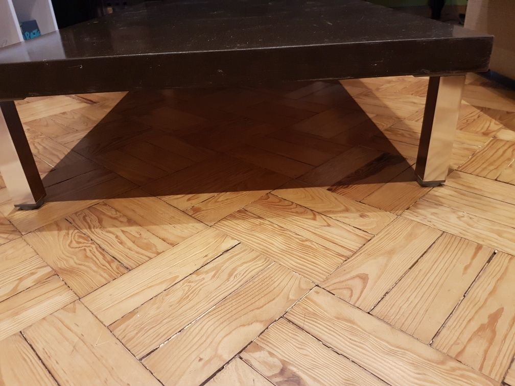 Mesa em Mogno maciço