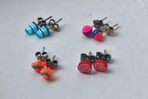4 pares de brincos pequenos coloridos BIJOU BRIGITTE