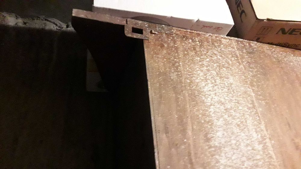 Półka drewniana pozioma,