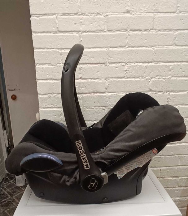Продам автолюлька Maxi-Cosi від народження до 13 кг ;800 грн