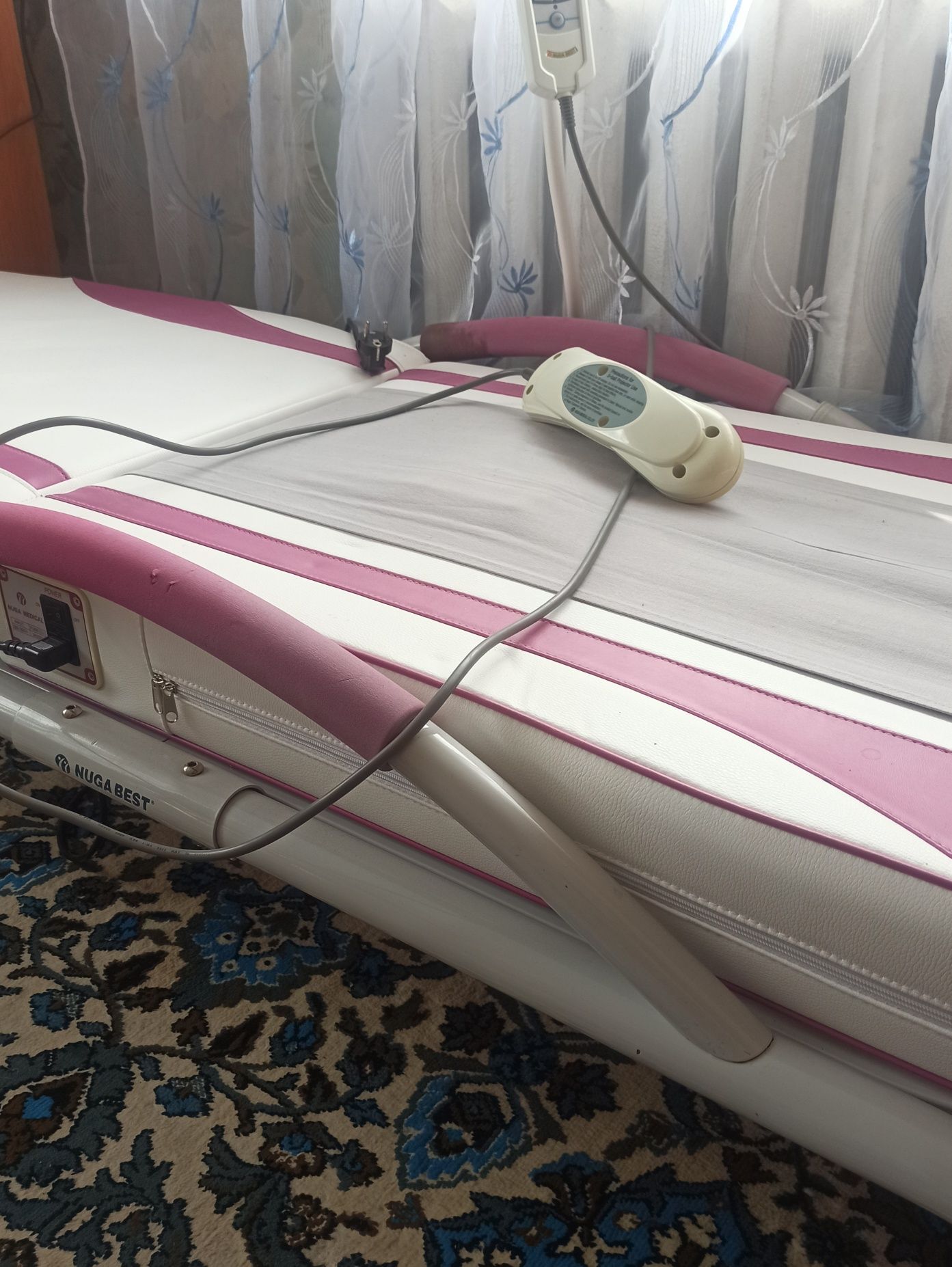Масажне ліжко nuga best HM-4000