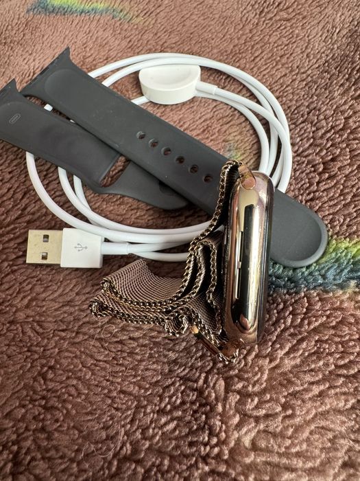 Apple Watch Series 6 GPS + Cellular 44mm Gold Stainless Steel Case