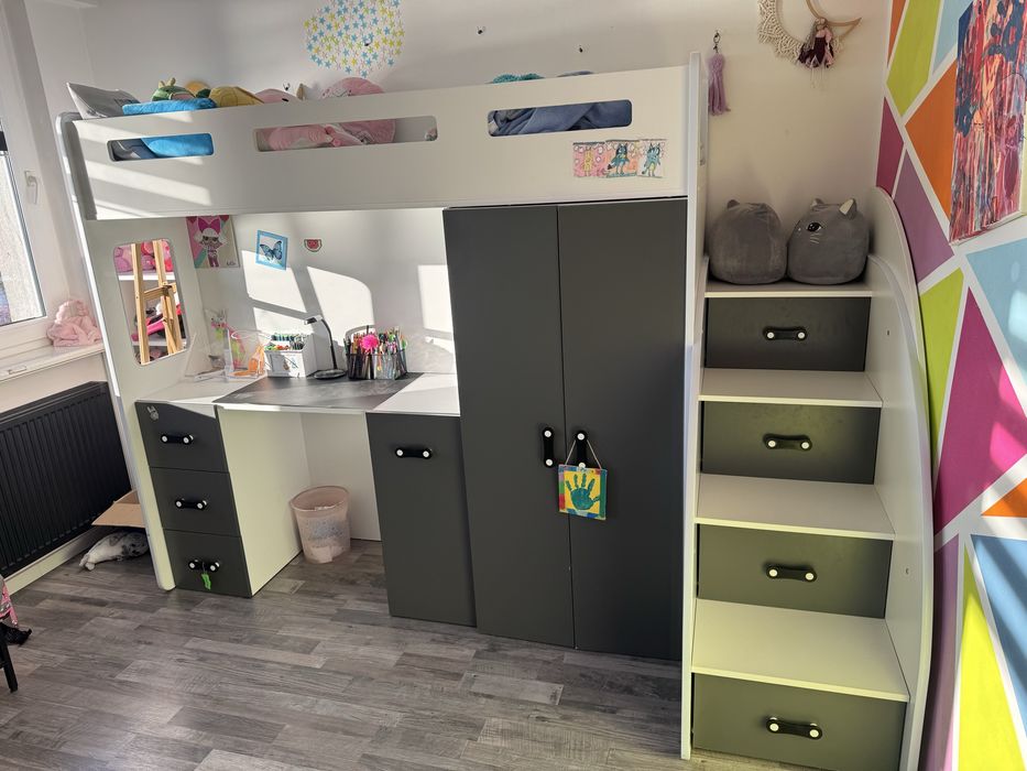 Łożko pietrowe z biurkiem i szafa
