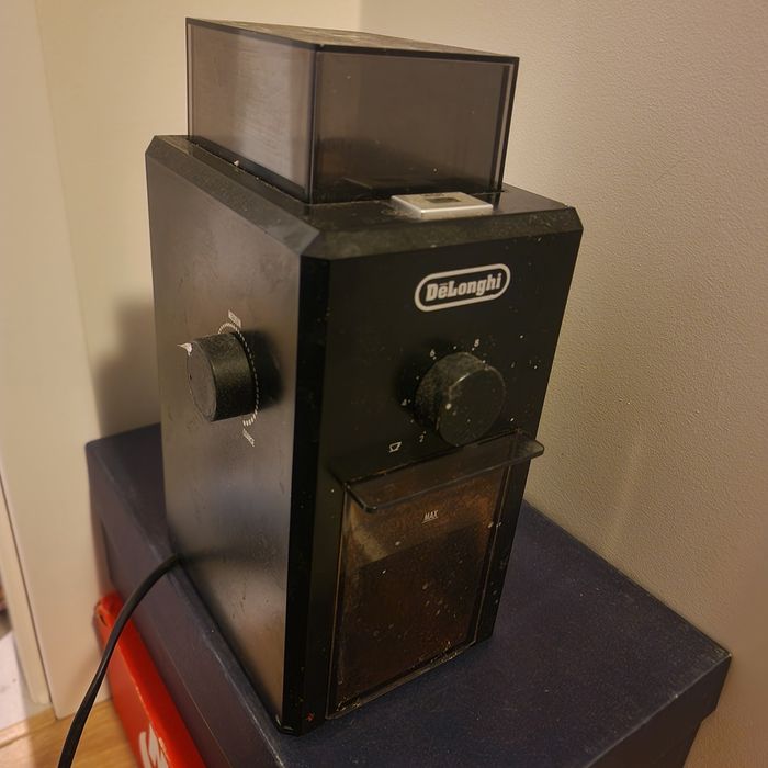 Młynek Elektryczny DeLonghi KG79