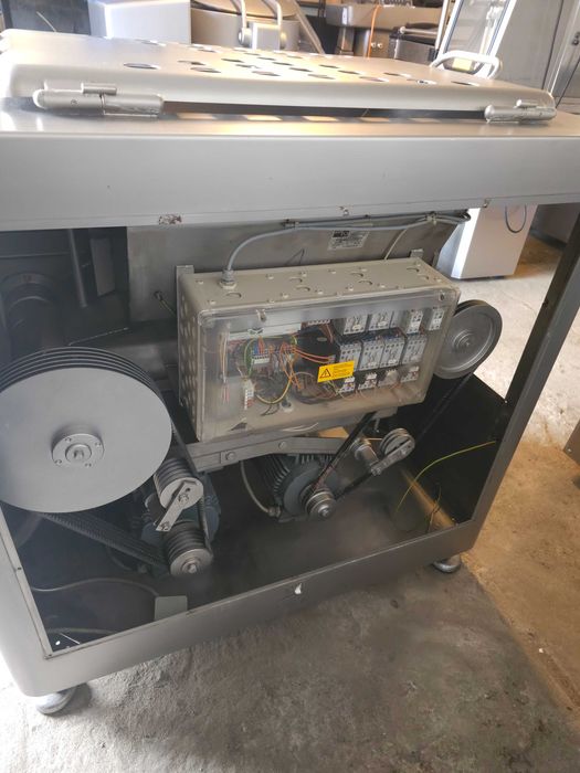 Wilk do mięsa ZASYPOWY KĄTOWY MADO Ultra2,  9kw, 114mm, 2 biegi.
