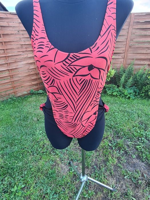 Strój kąpielowy jednoczęściowy