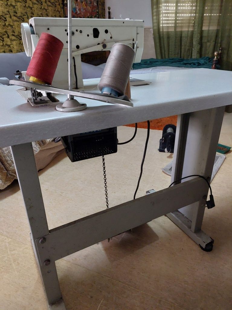 Máquina de costura ALFA