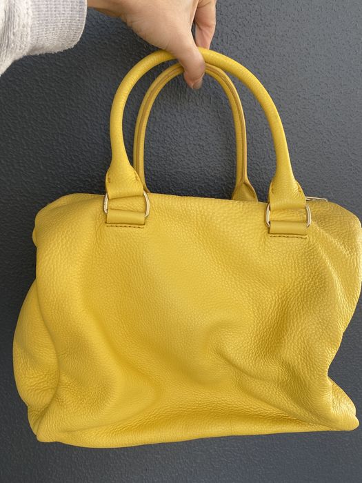 Mala de mão em pele amarela Bimba y Lola