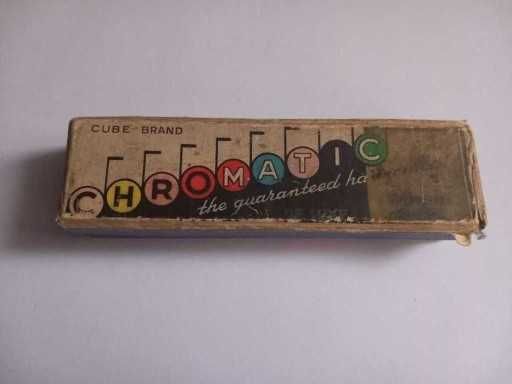 Stara harmonijka Chromatica z pudelkiem