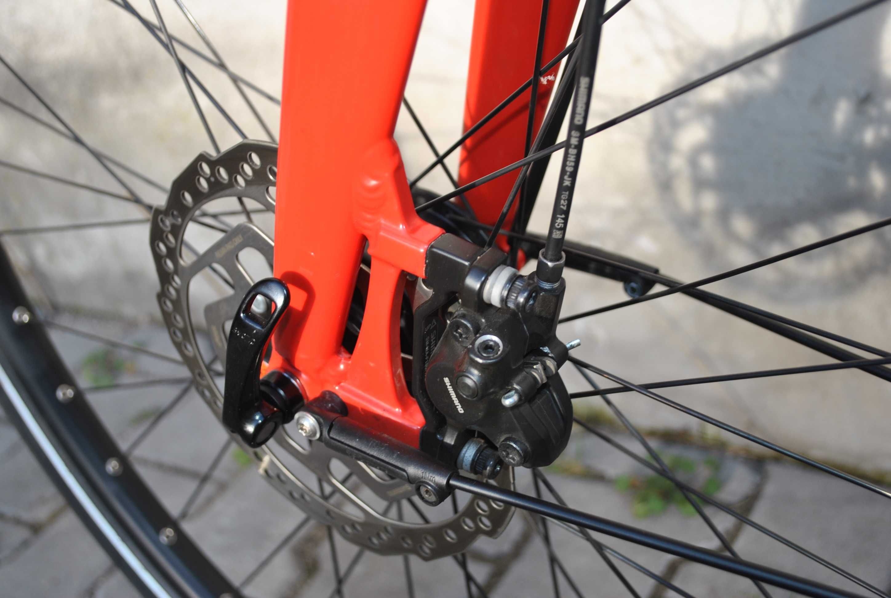 Idealny rower trekkingowy Velo De Ville A400 28" Shimano CZERWONY