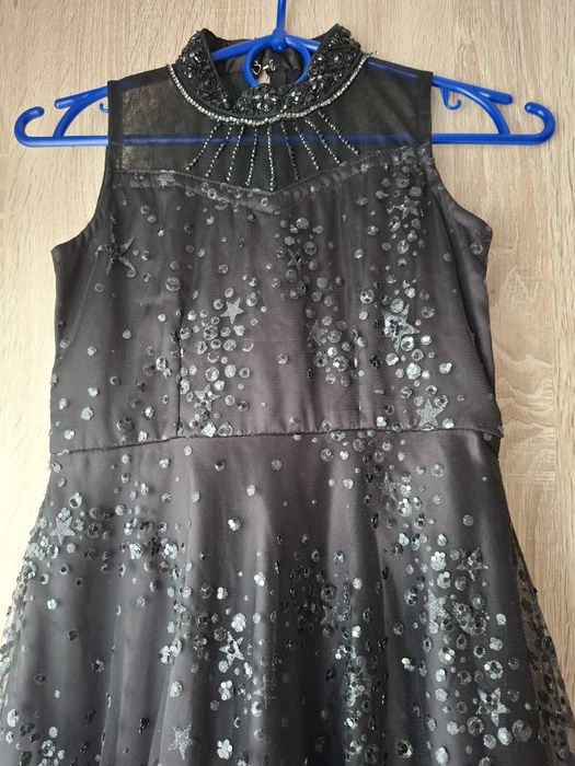 Zjawiskowa czarna sukienka święta świąteczna sesja gwiazdki 128 TKMAXX