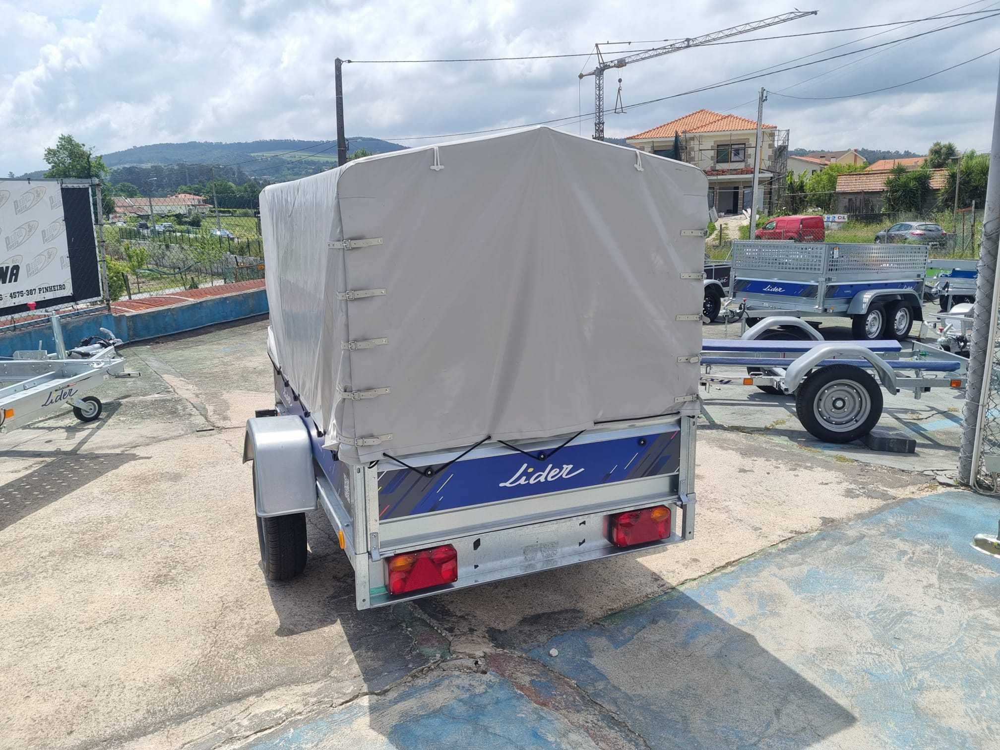 Reboques / Atrelado com lona LIDER