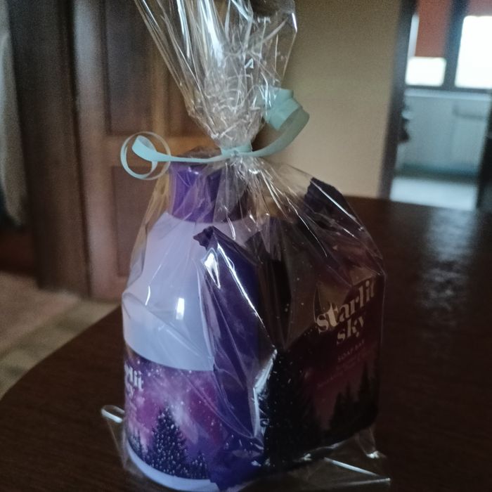 Zestaw Avon płyn do kąpieli i mydło