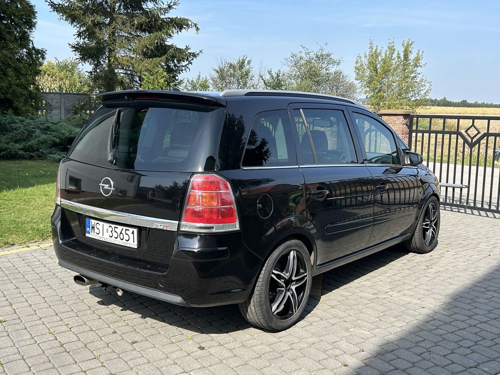 Opel Zafira 2.0T LPG ,7 os. Hak