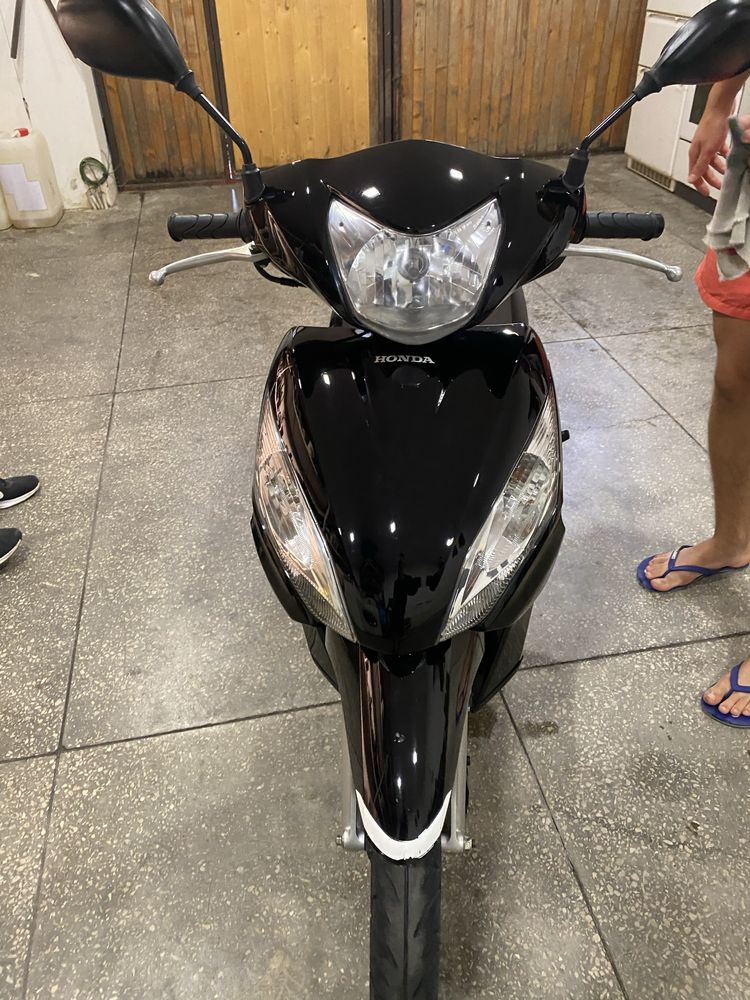 Скутер Honda dio 110