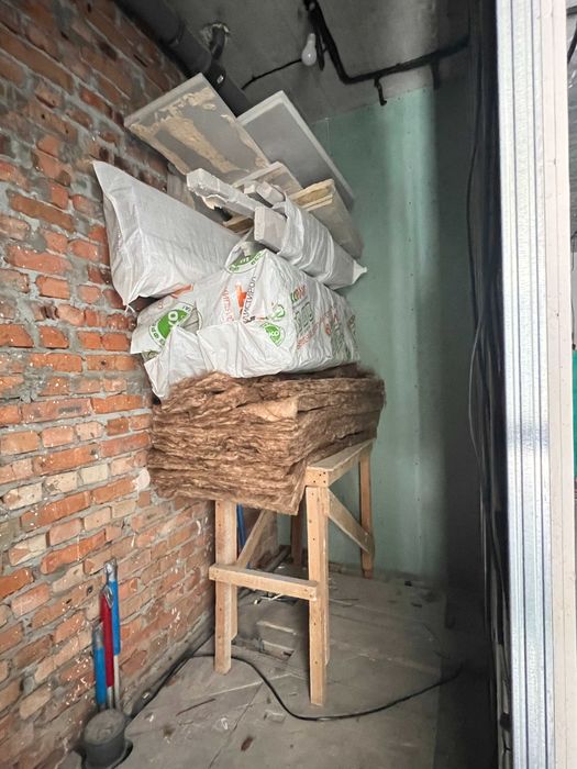 Таун в Бучі з частковим ремонтом,поруч вся інфраструктура!Газ!