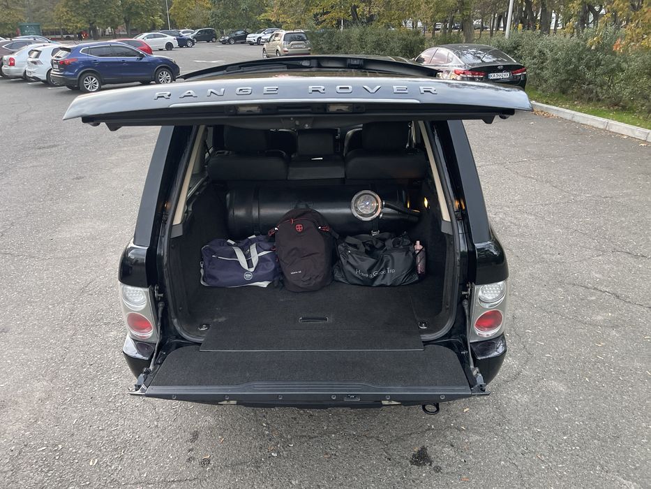 Продам Land Rover Range Rover 4.4 2007 года Официал