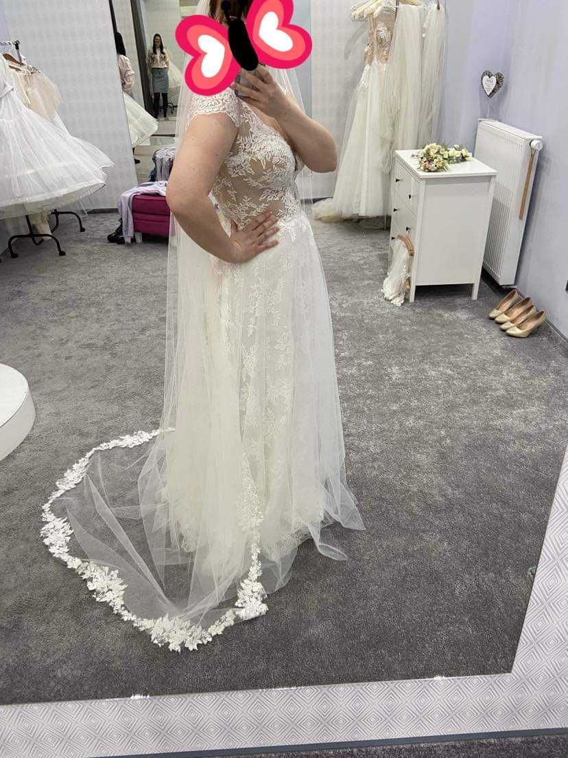 Suknia ślubna koronkowa ivory Kelly