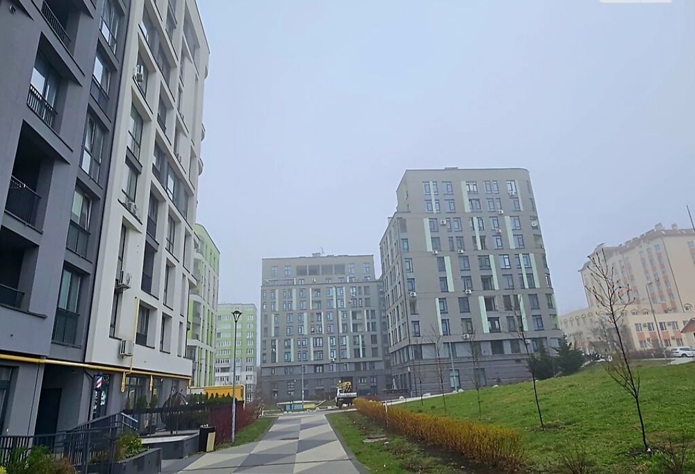 Продаж  приміщення у новобудові, з фасадним входом  по вулиці Пасічна