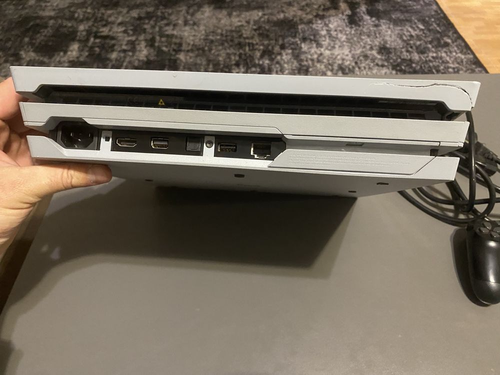 Play Station 4 pro не робоча