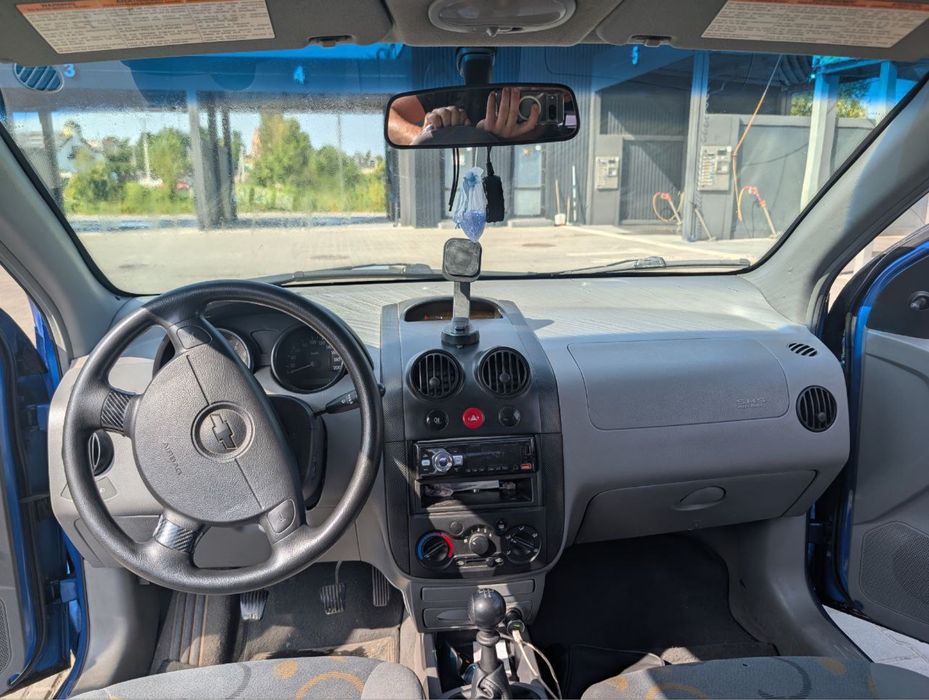 Продається автомобіль Chevrolet aveo 2004