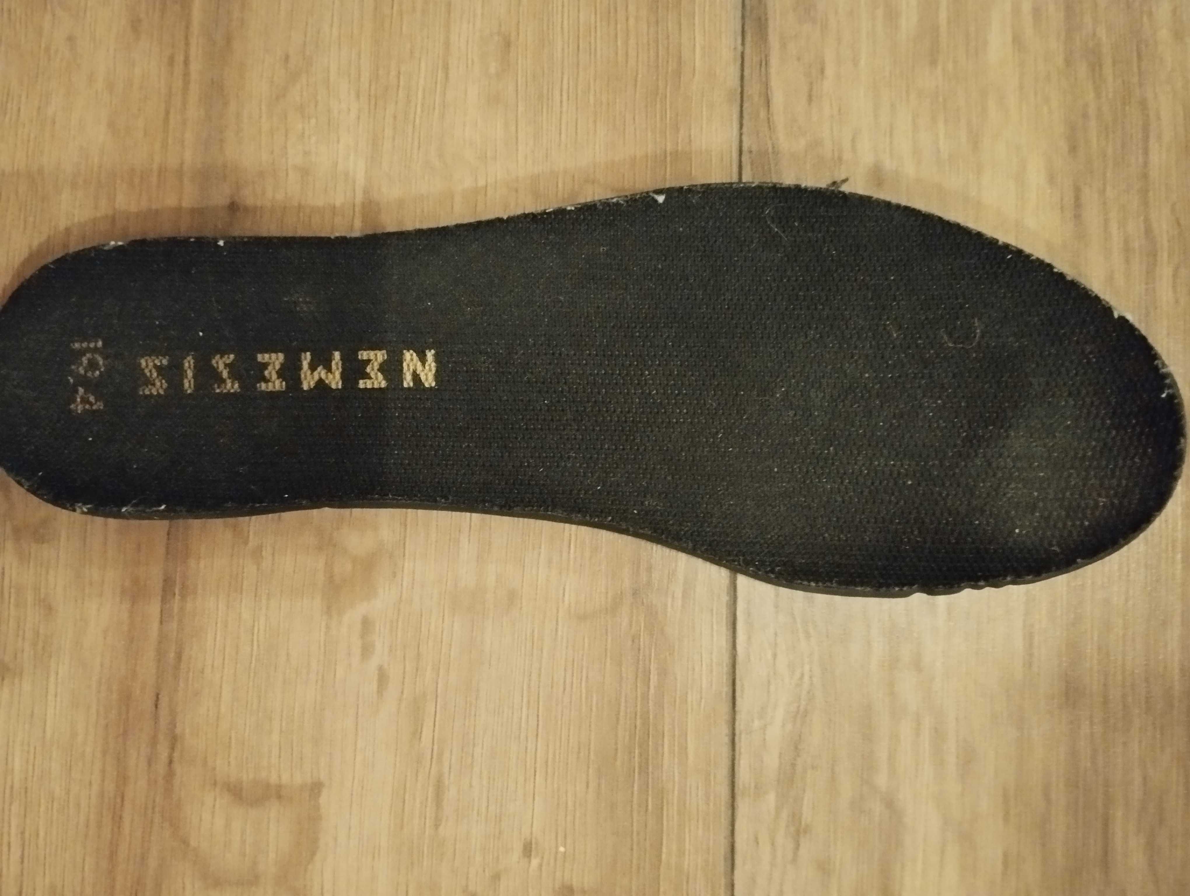 Czarne buty piłkarskie,korki Adidas Nemeziz,roz.36,wkładka 22