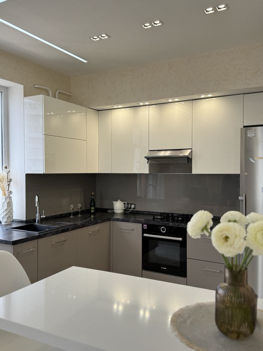 Сдам квартиру с балконом у моря ,1к посуточно в клубном доме,хозяин