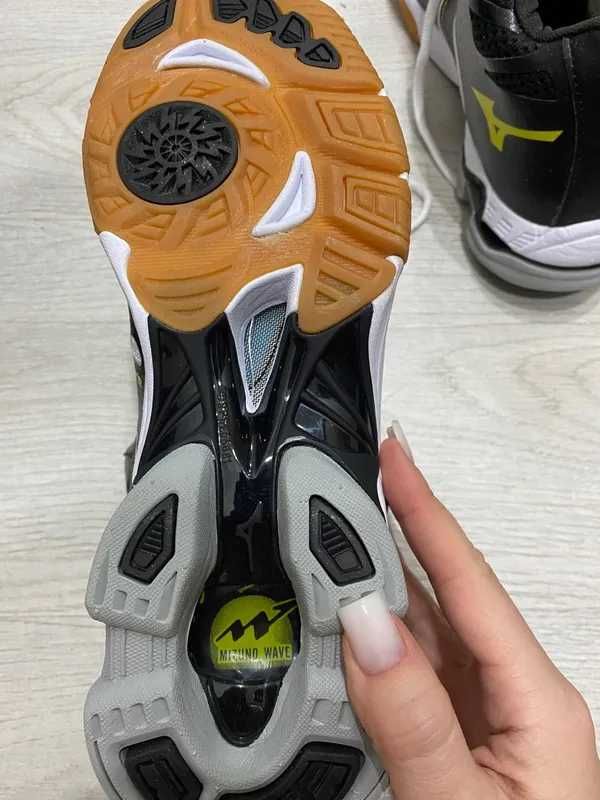 волейбольні кросівки Міцуно Mizuno Wave Lightning RX3 Мицуно