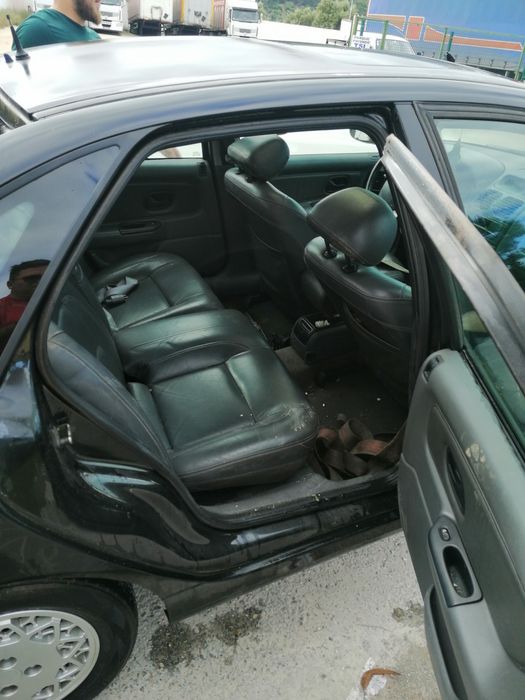 Renault Laguna 1.8 gasolina para peças bancos pele eléctricos Boa mecâ