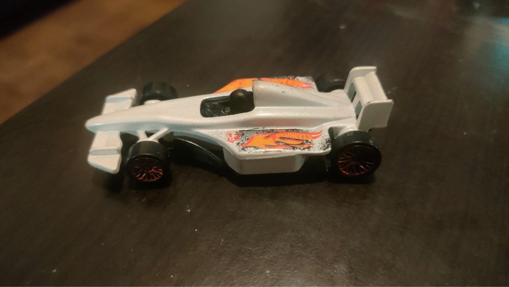 Carros em miniatura de coleçao