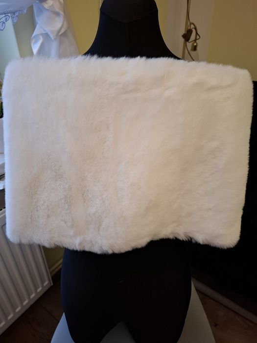 Sprzedam śliczną narzutkę ślubną