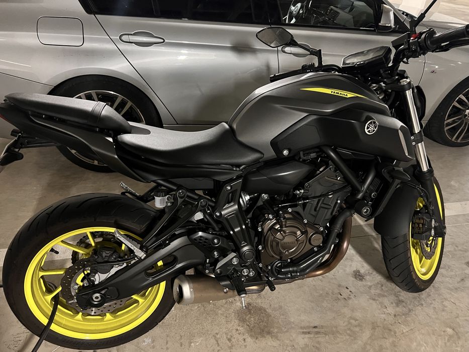 Yamaha MT 07 (igual a nova)