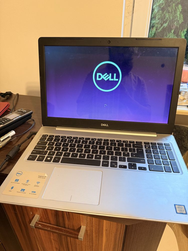 Laptop Dell Inspiron P75F001