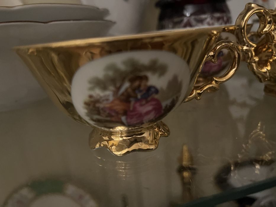 Продаеются фужеры,чашки,хрусталь