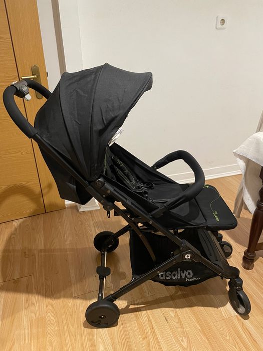 Carrinho de bebé dobrável e ovo