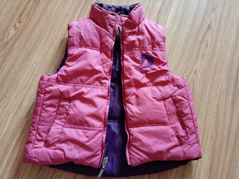 Двухсторонняя жилетка на девочку
