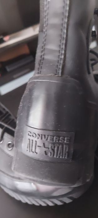 As botas são ALL STAR